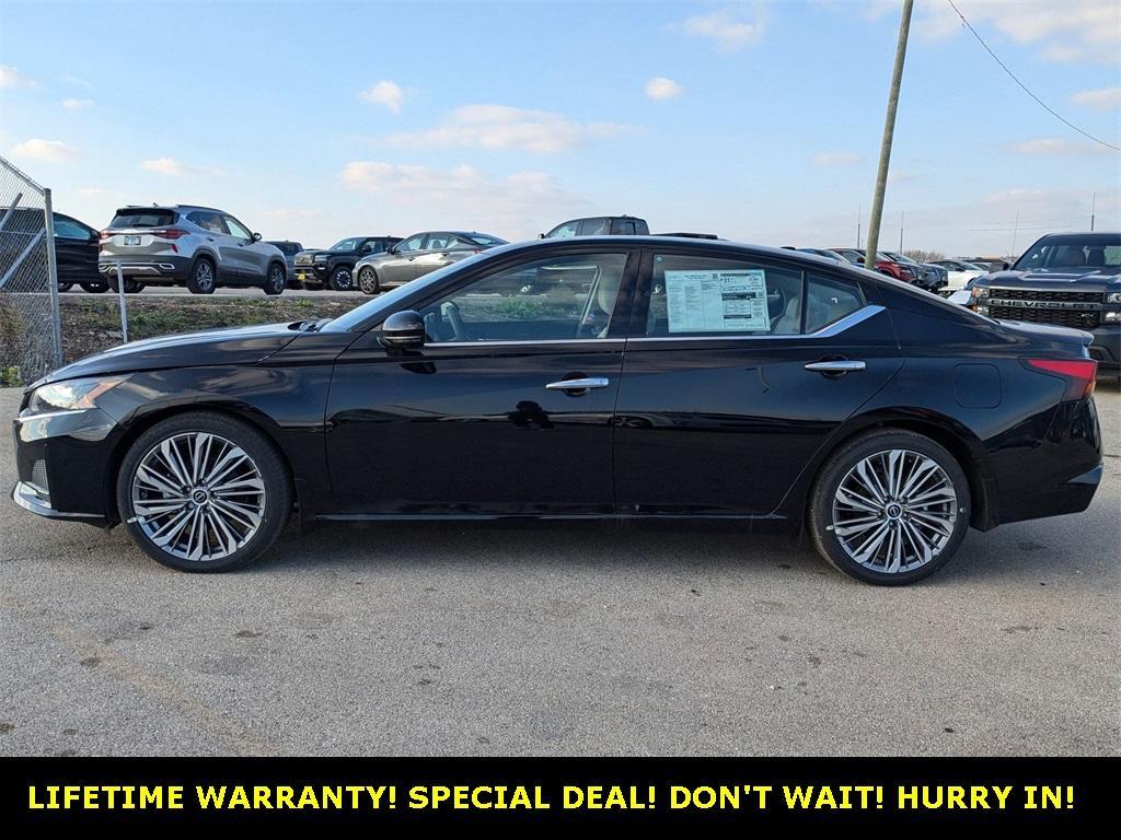 new 2025 Nissan Altima car, priced at $29,990