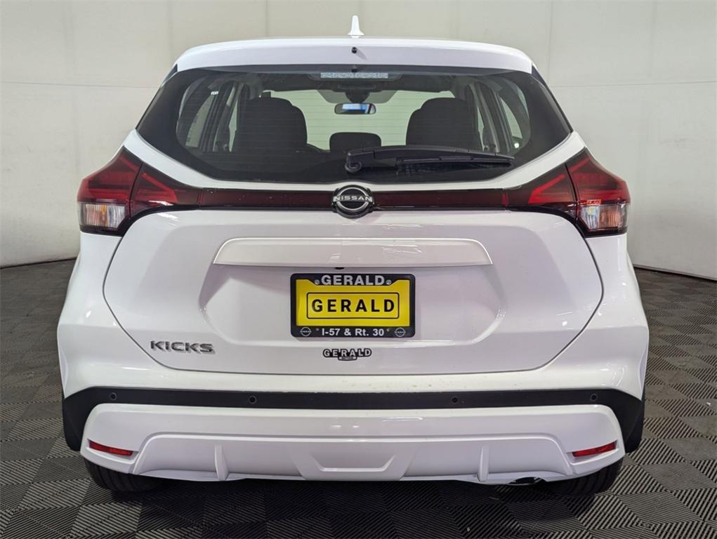 new 2025 Nissan Kicks Play car, priced at $22,057