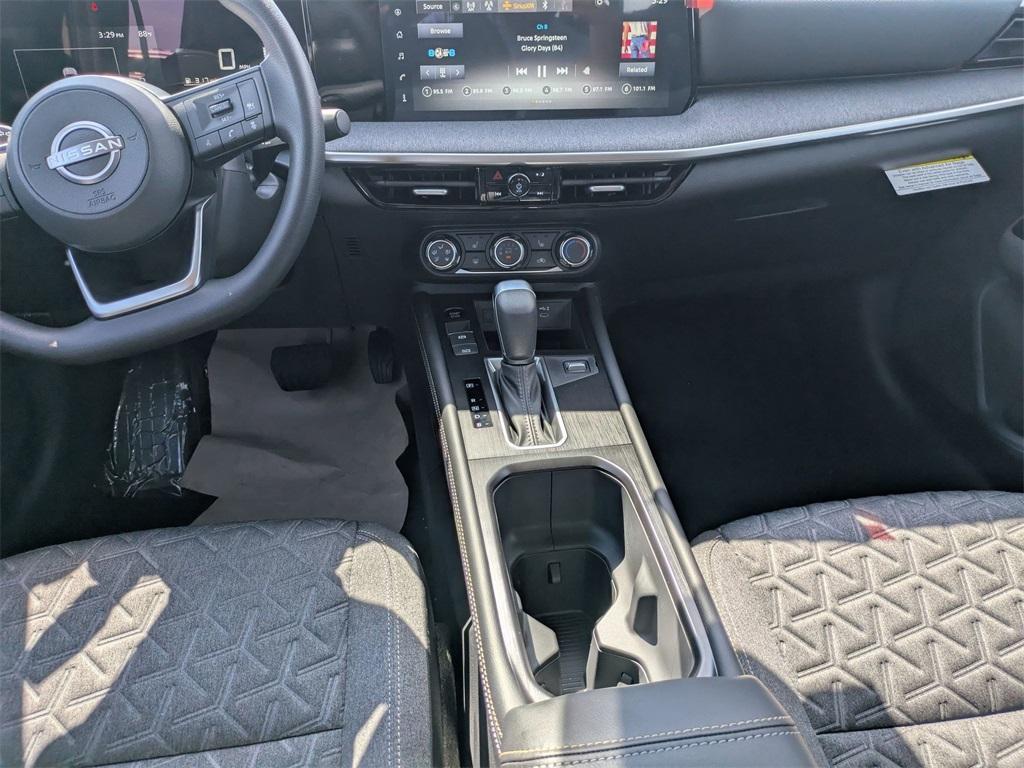 new 2025 Nissan Kicks car, priced at $27,112
