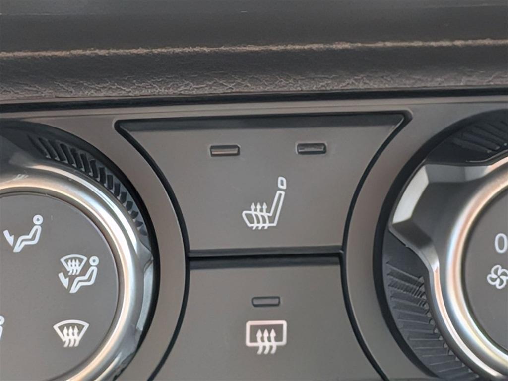 new 2025 Nissan Kicks car, priced at $26,305