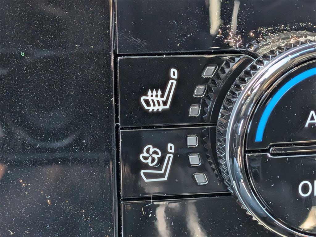 new 2025 Nissan Pathfinder car, priced at $49,510