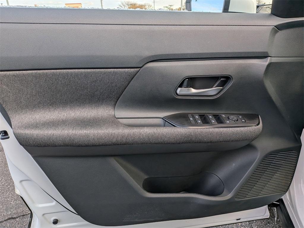 new 2025 Nissan Kicks car, priced at $21,930