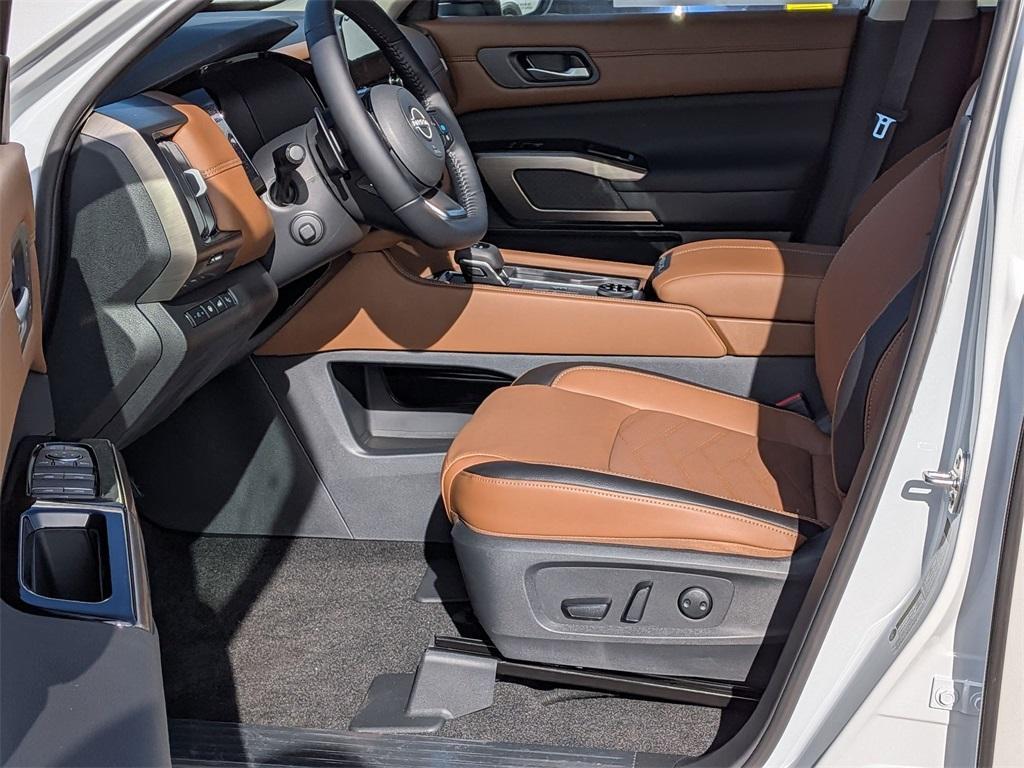 new 2025 Nissan Pathfinder car, priced at $48,625