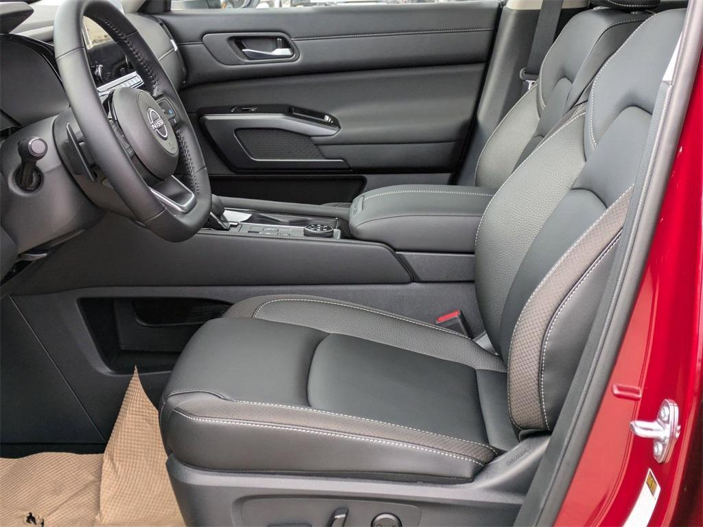 new 2025 Nissan Pathfinder car, priced at $45,980
