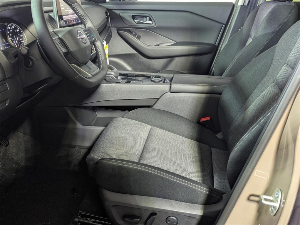 new 2025 Nissan Rogue car, priced at $31,334
