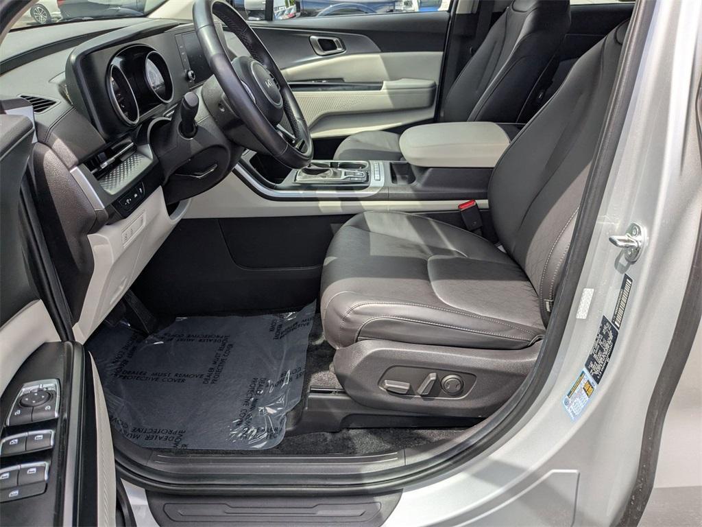 used 2023 Kia Carnival car, priced at $36,477