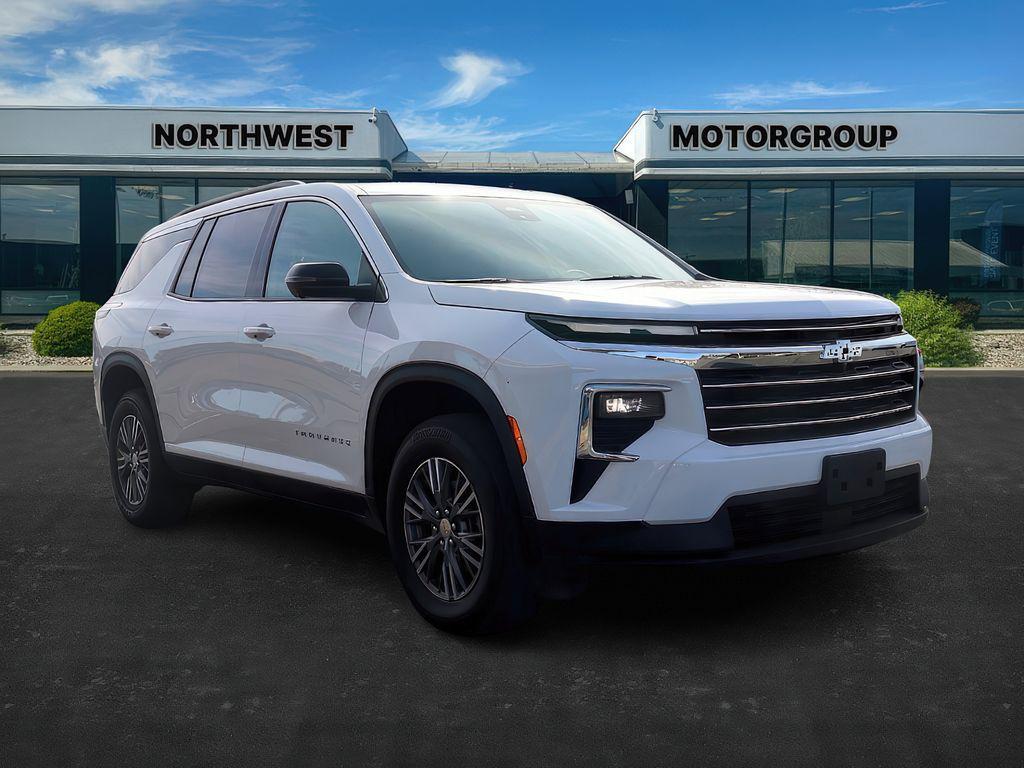 used 2024 Chevrolet Traverse car, priced at $38,199