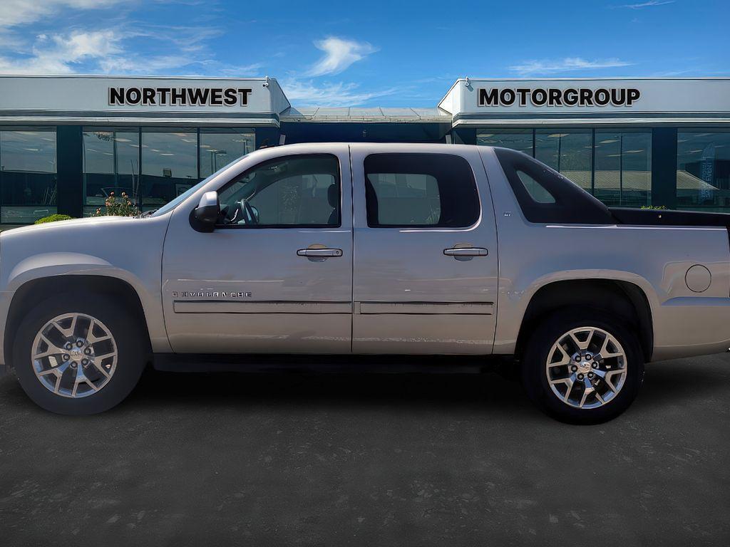 used 2008 Chevrolet Avalanche car, priced at $10,999