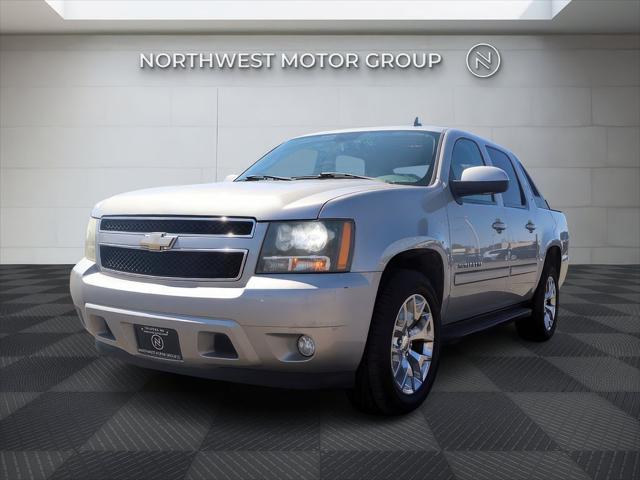 used 2008 Chevrolet Avalanche car, priced at $13,299