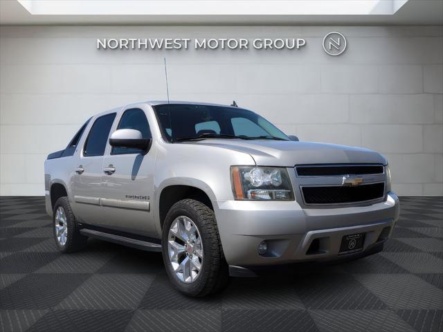 used 2008 Chevrolet Avalanche car, priced at $13,299