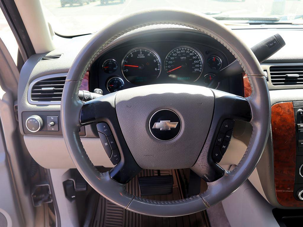 used 2008 Chevrolet Avalanche car, priced at $10,999