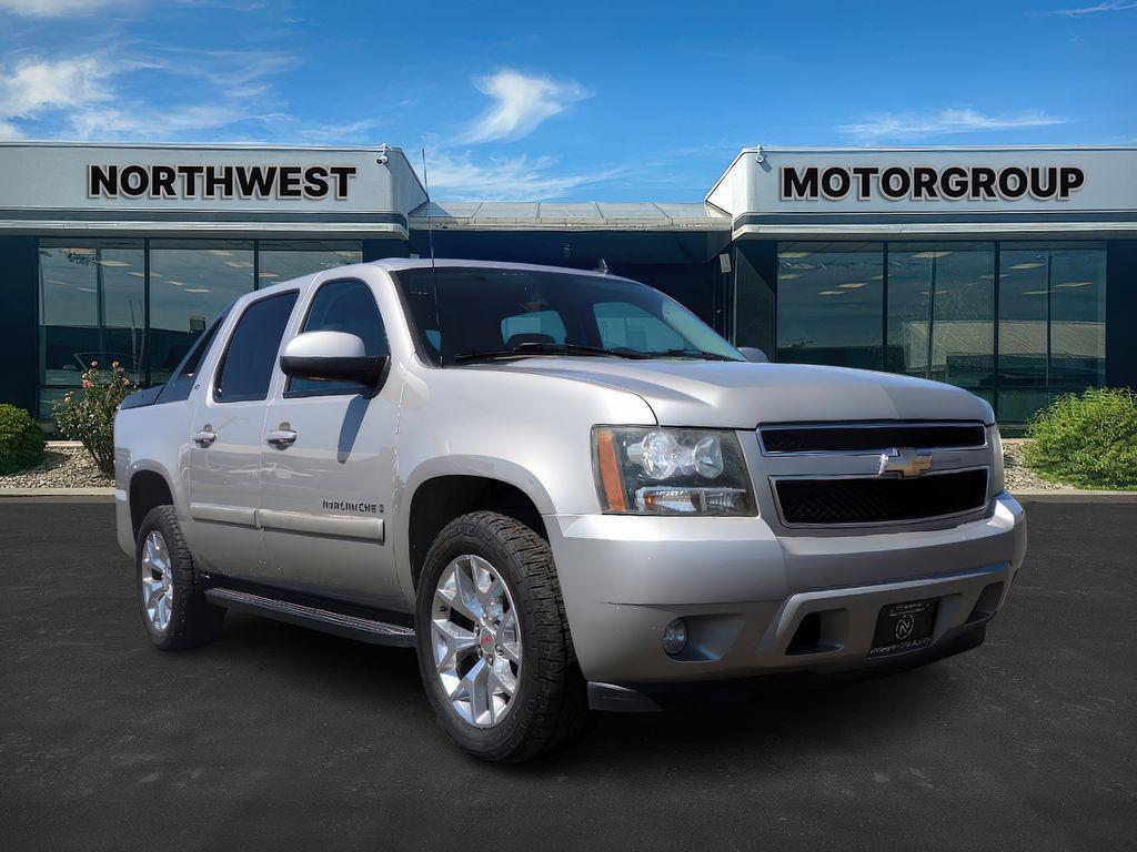 used 2008 Chevrolet Avalanche car, priced at $10,999
