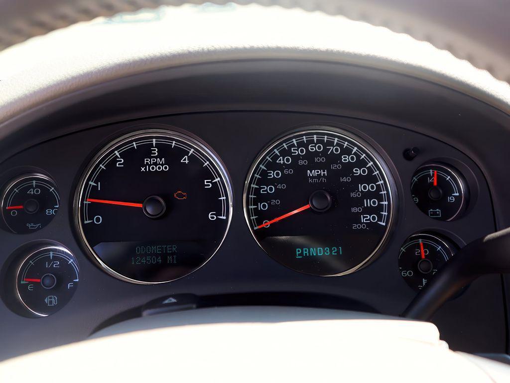 used 2008 Chevrolet Avalanche car, priced at $10,999