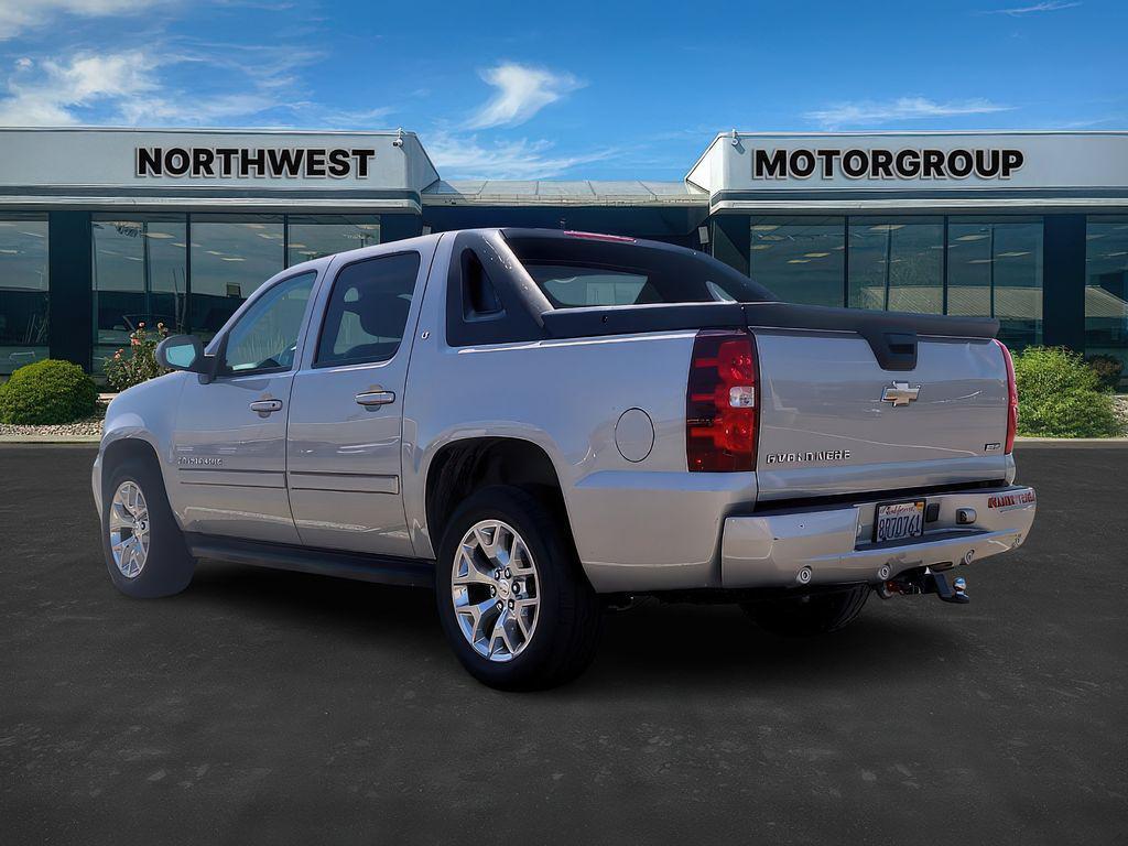 used 2008 Chevrolet Avalanche car, priced at $10,999