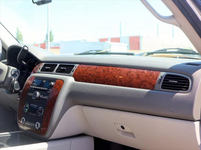 used 2008 Chevrolet Avalanche car, priced at $13,299