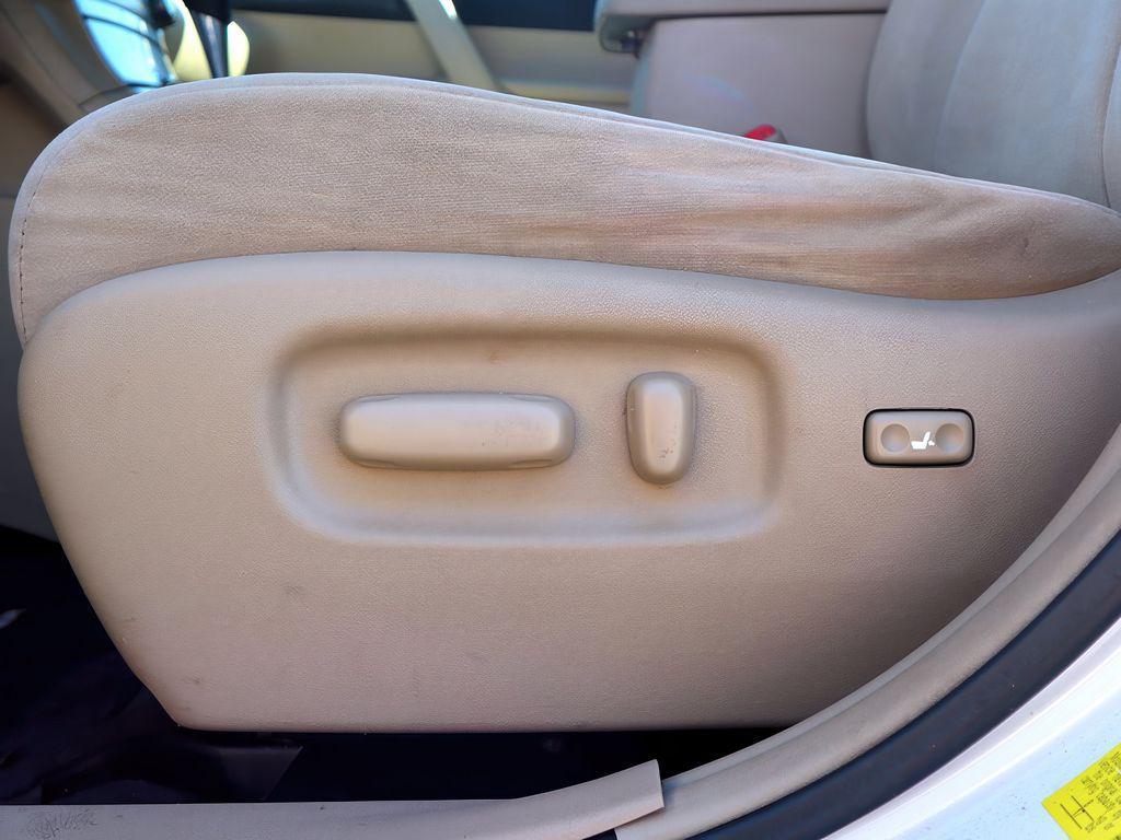 used 2012 Toyota Highlander car, priced at $12,899