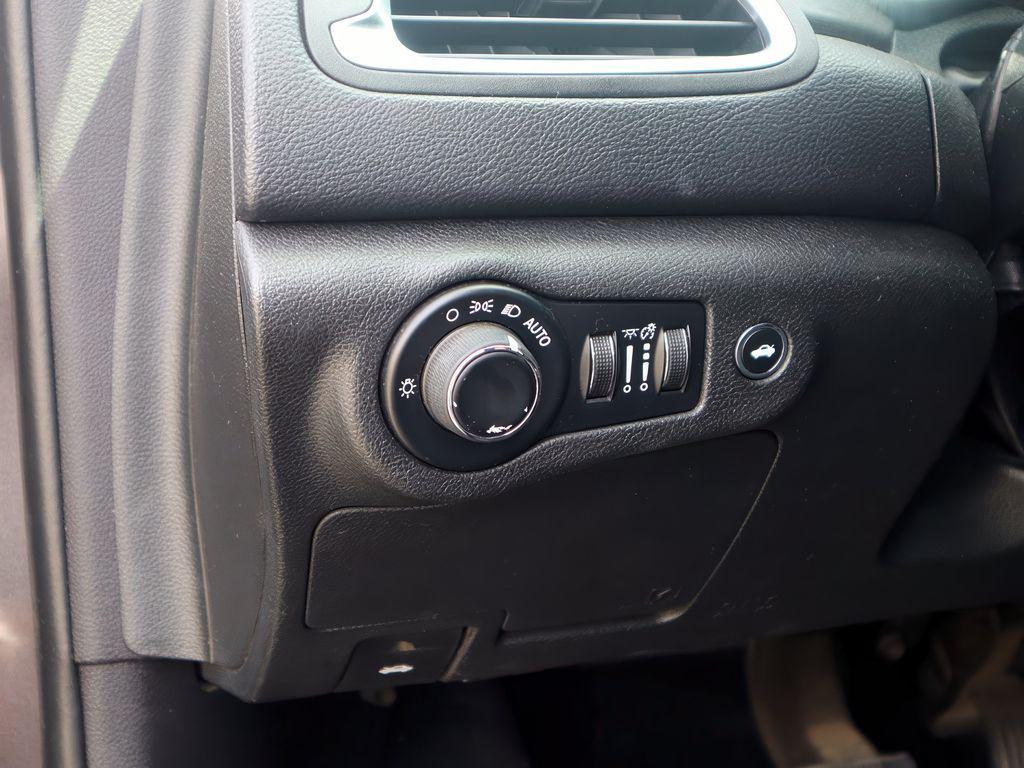 used 2016 Chrysler 200 car, priced at $7,499