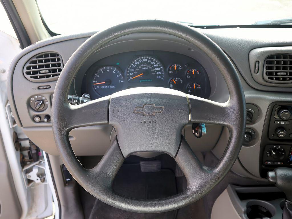used 2004 Chevrolet TrailBlazer EXT car, priced at $7,877