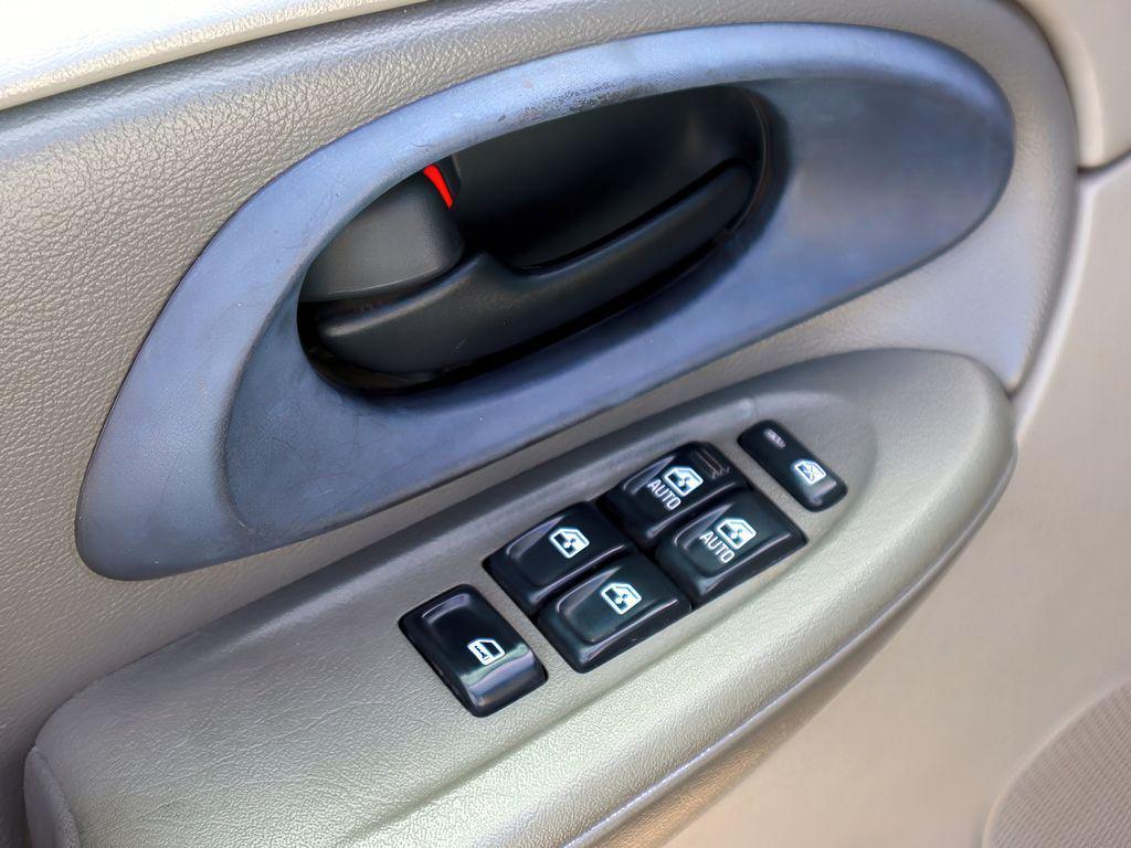 used 2004 Chevrolet TrailBlazer EXT car, priced at $7,877