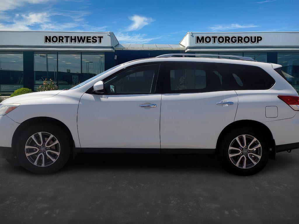 used 2016 Nissan Pathfinder car, priced at $9,999