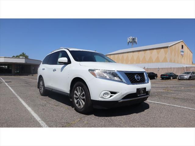 used 2016 Nissan Pathfinder car, priced at $11,499