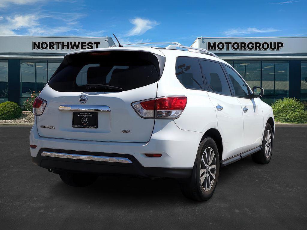 used 2016 Nissan Pathfinder car, priced at $9,999