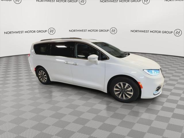 used 2021 Chrysler Pacifica car, priced at $23,488