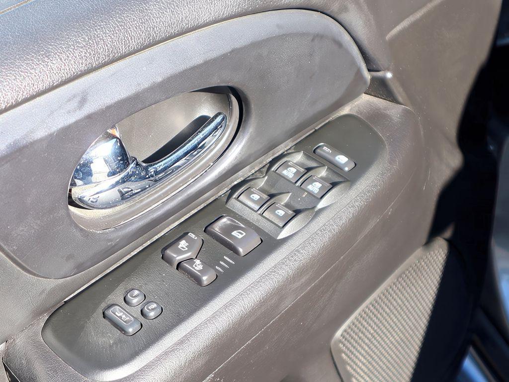 used 2007 GMC Envoy car, priced at $10,499