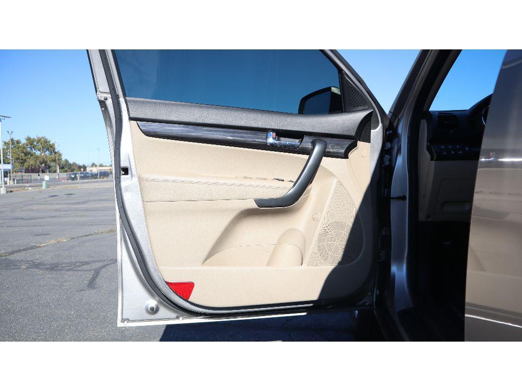 used 2013 Kia Sorento car, priced at $6,999