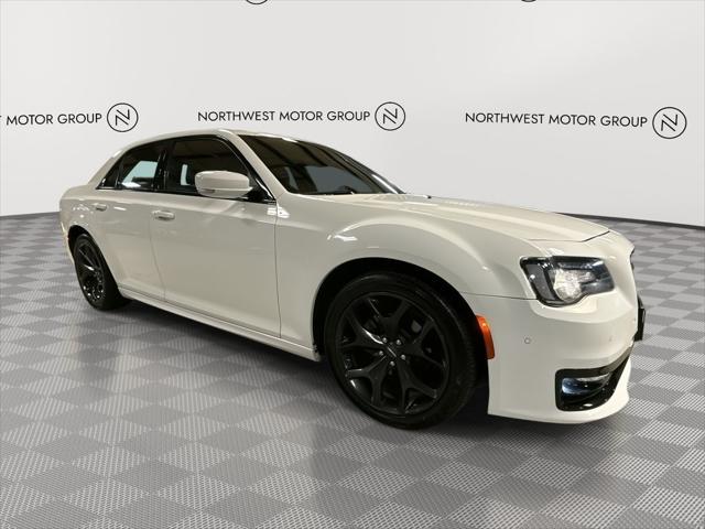 used 2022 Chrysler 300 car, priced at $25,999