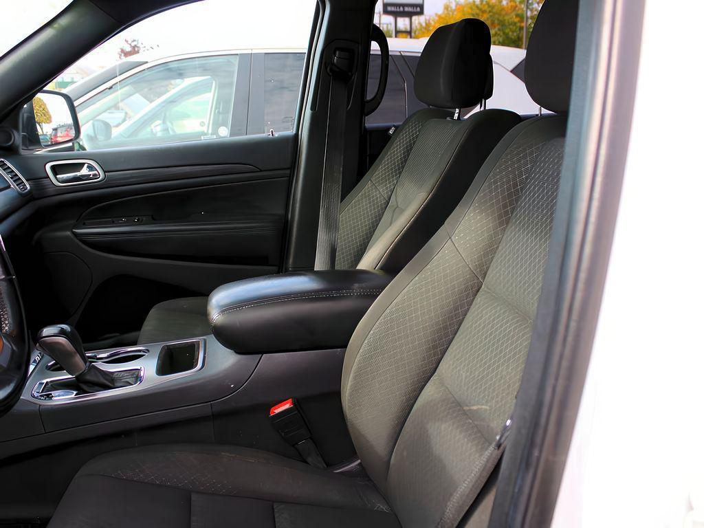 used 2021 Jeep Grand Cherokee car, priced at $18,999