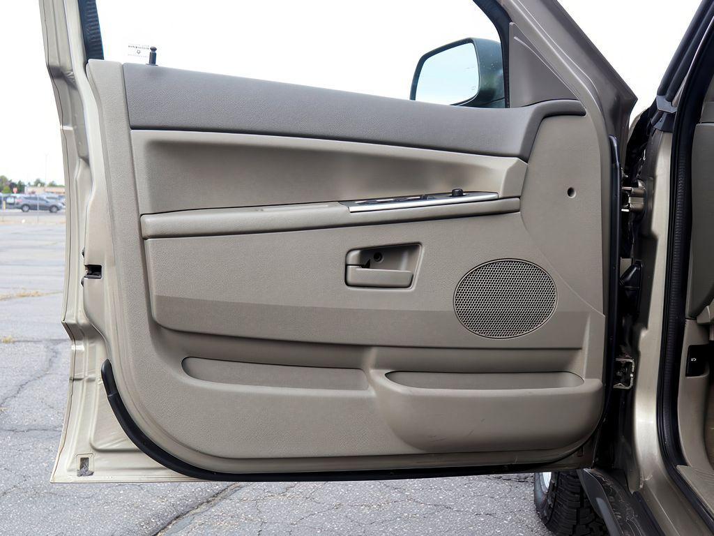 used 2005 Jeep Grand Cherokee car, priced at $7,999