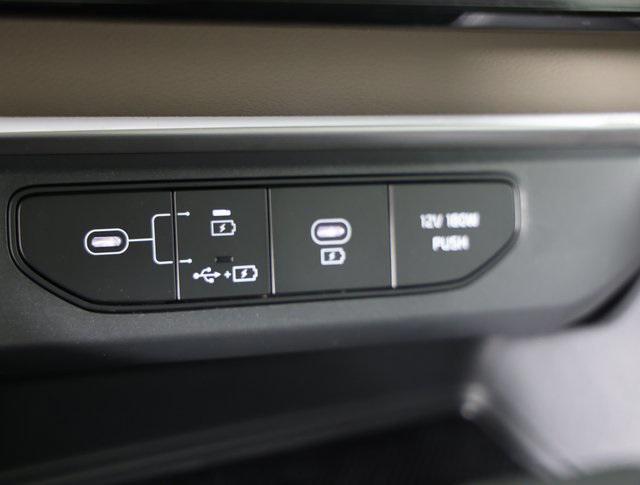 new 2025 Kia Carnival car, priced at $37,920