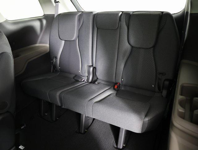new 2025 Kia Carnival car, priced at $37,920