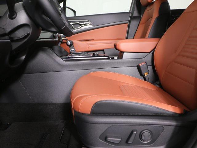 new 2025 Kia Sportage car, priced at $35,182