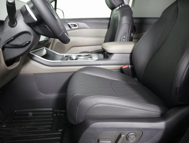 new 2026 Kia Carnival Hybrid car, priced at $45,415