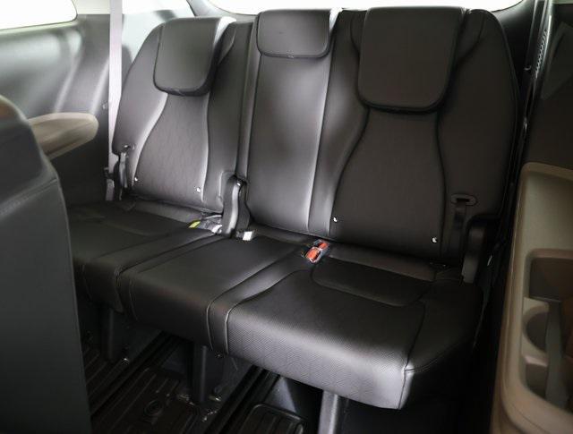 new 2025 Kia Carnival car, priced at $37,504