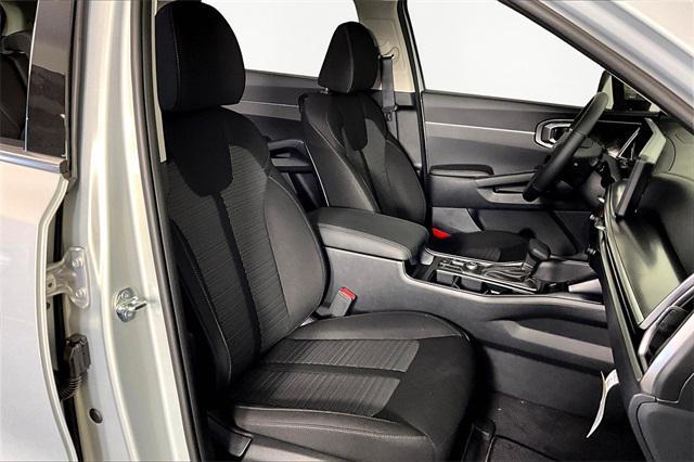 new 2026 Kia Sorento car, priced at $30,033