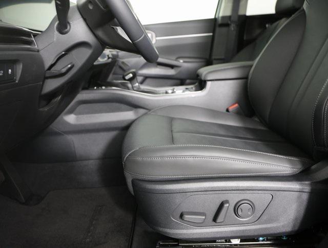 new 2025 Kia Sorento car, priced at $39,246