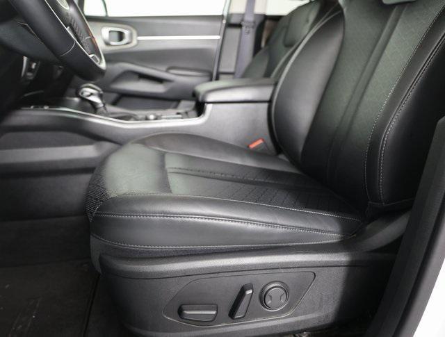 used 2022 Kia Sorento car, priced at $27,995