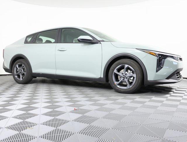 new 2025 Kia K4 car, priced at $23,182