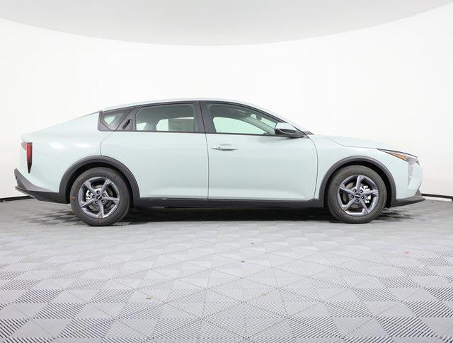 new 2025 Kia K4 car, priced at $23,182