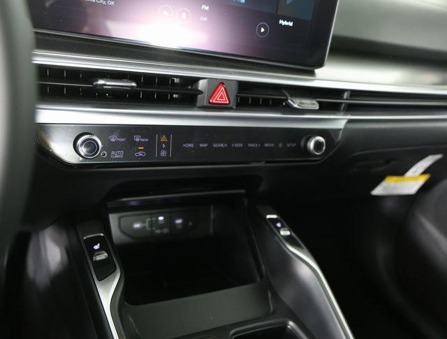 new 2025 Kia Sorento Hybrid car, priced at $39,988