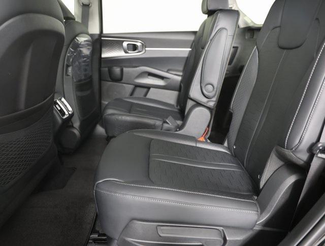 new 2025 Kia Sorento Hybrid car, priced at $39,988