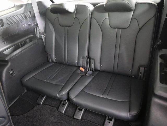 new 2025 Kia Sorento Hybrid car, priced at $39,988