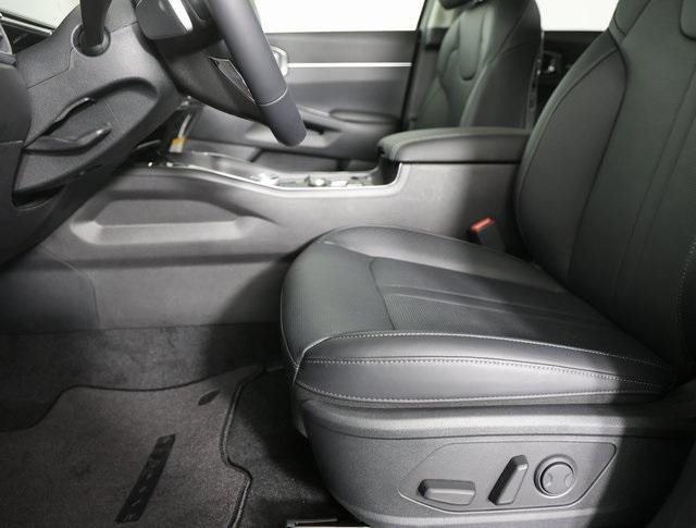 new 2025 Kia Sorento Hybrid car, priced at $39,988
