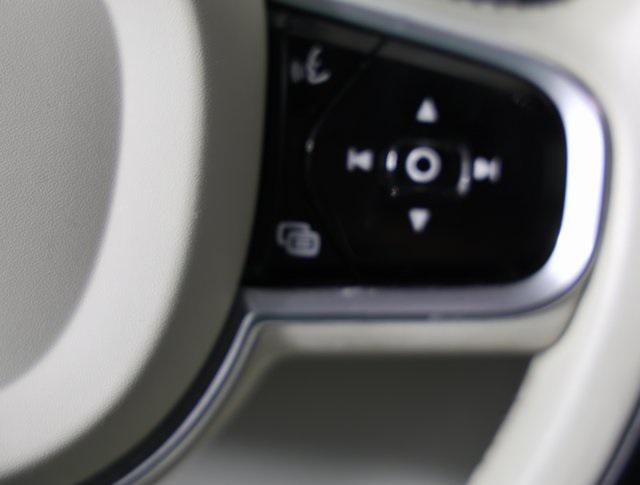 used 2020 Volvo XC90 car, priced at $18,995