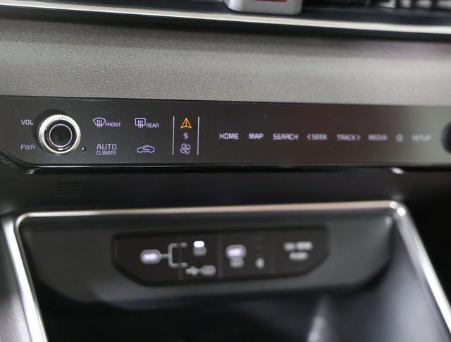 new 2025 Kia Carnival car, priced at $42,605
