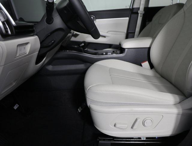 new 2025 Kia Sorento car, priced at $35,858