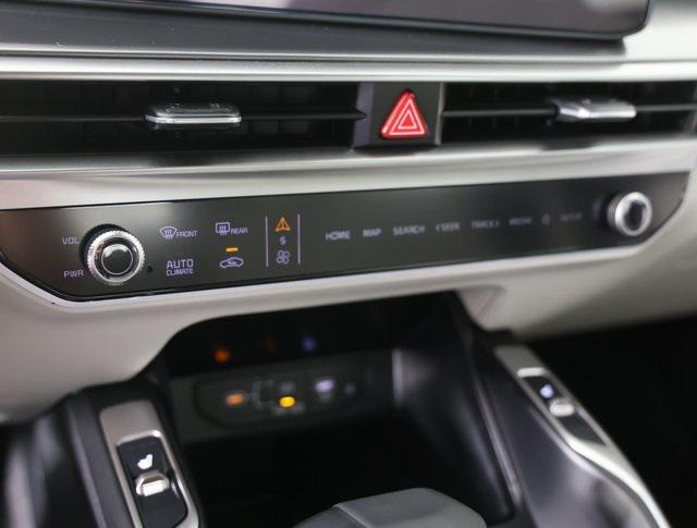 new 2025 Kia Sorento car, priced at $35,858